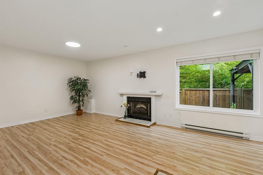 1501 Ostler Court North Vancouver, BC - 26