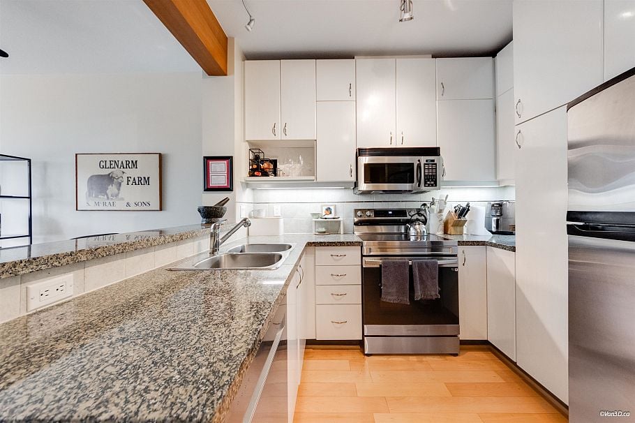 319 580 Raven Wood Drive North Vancouver, BC - 9
