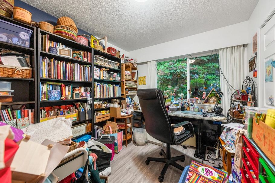 5261 Cliffridge Avenue North Vancouver, BC - 20