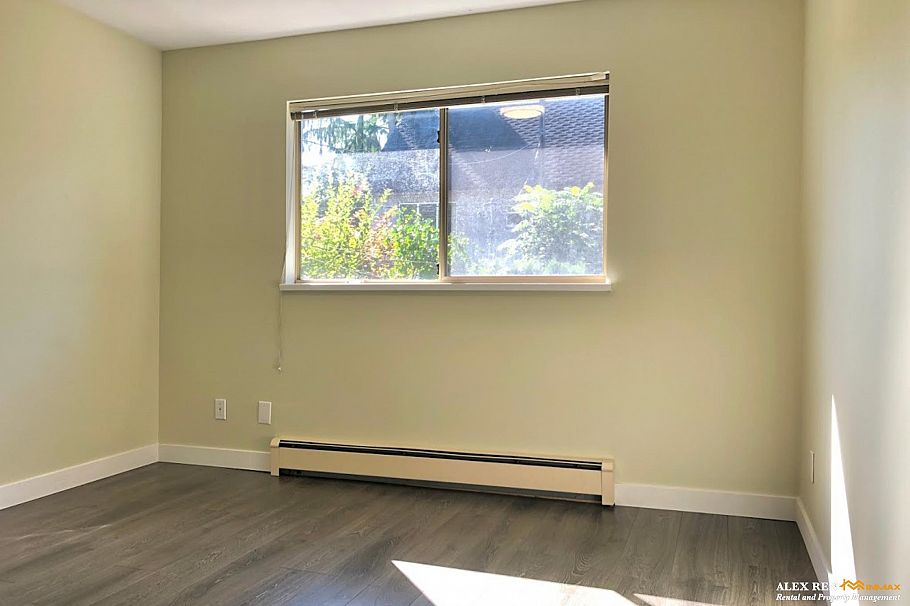 4396 W 11th Avenue Vancouver, BC - 6