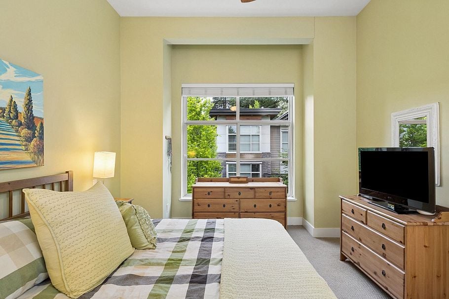 2 3025 Baird Road North Vancouver, BC - 20
