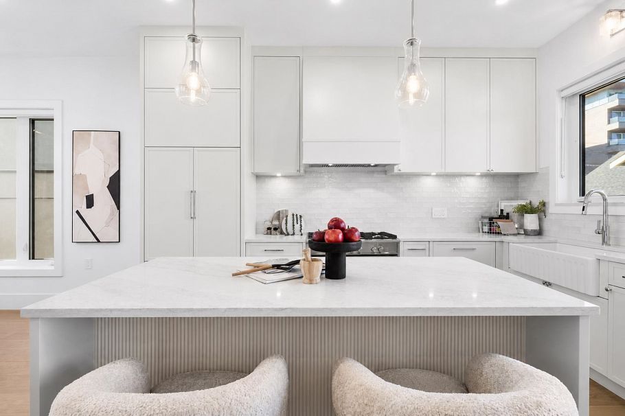 531 W 61st Avenue Vancouver, BC - 2