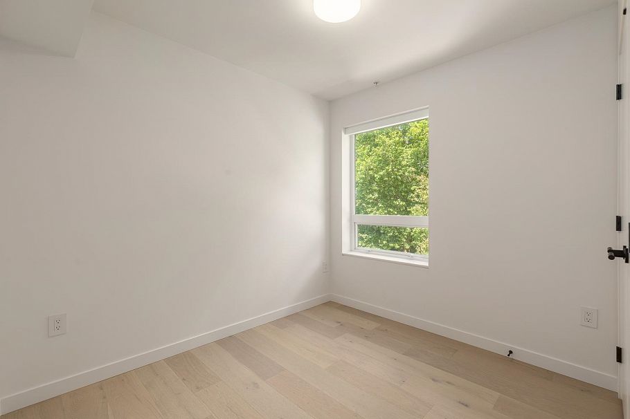 4803 Laurel Street Vancouver, BC - 11