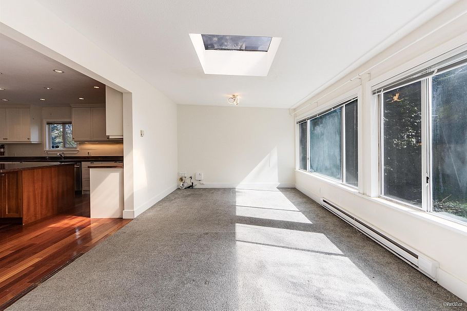 2146 W 33rd Avenue Vancouver, BC - 9