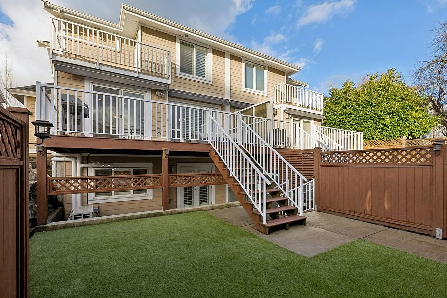 205 E 18th Street North Vancouver, BC - 34