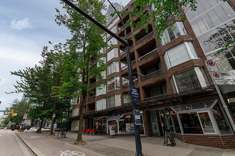 214 1330 Burrard Street Vancouver, BC - 19