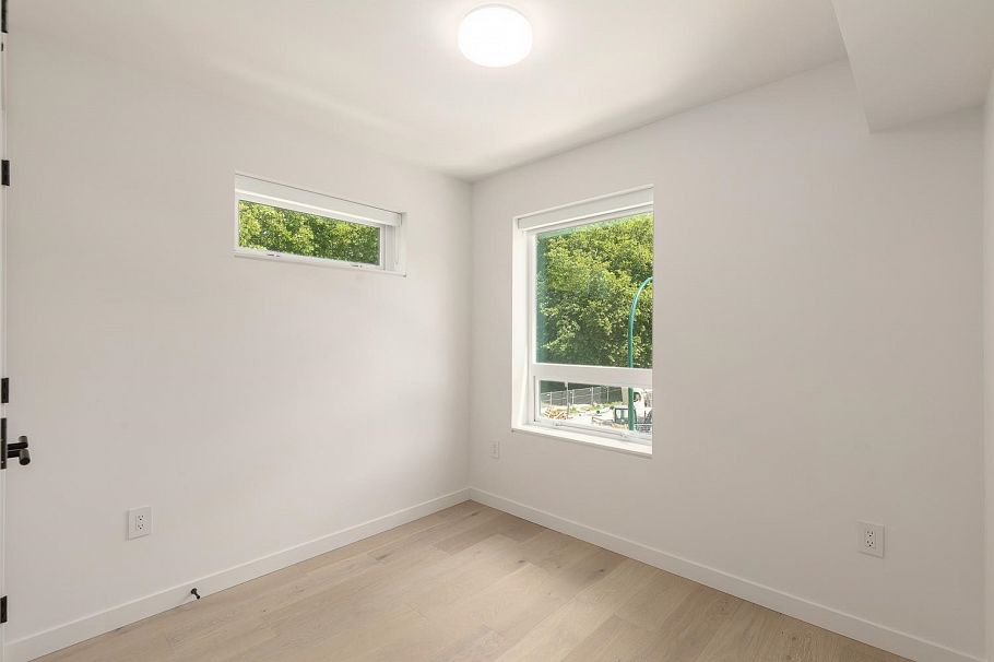 4803 Laurel Street Vancouver, BC - 14