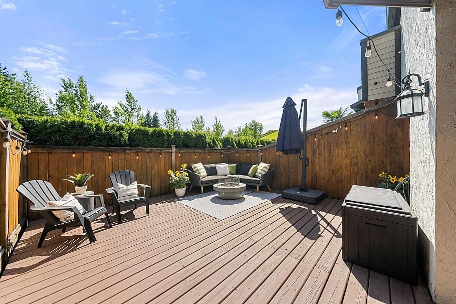 18 220 E 11th Street North Vancouver, BC - 2