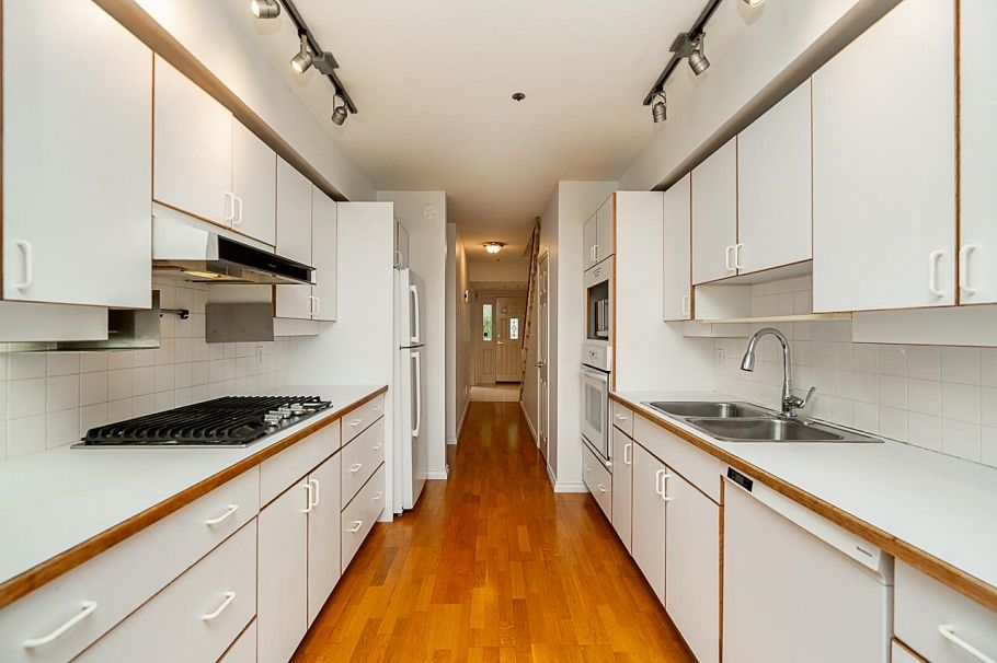 1796 W 14th Avenue Vancouver, BC - 3