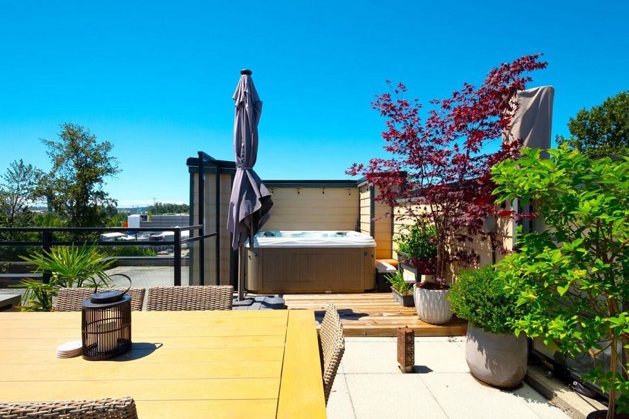 417 733 W 14th Street North Vancouver, BC - 35