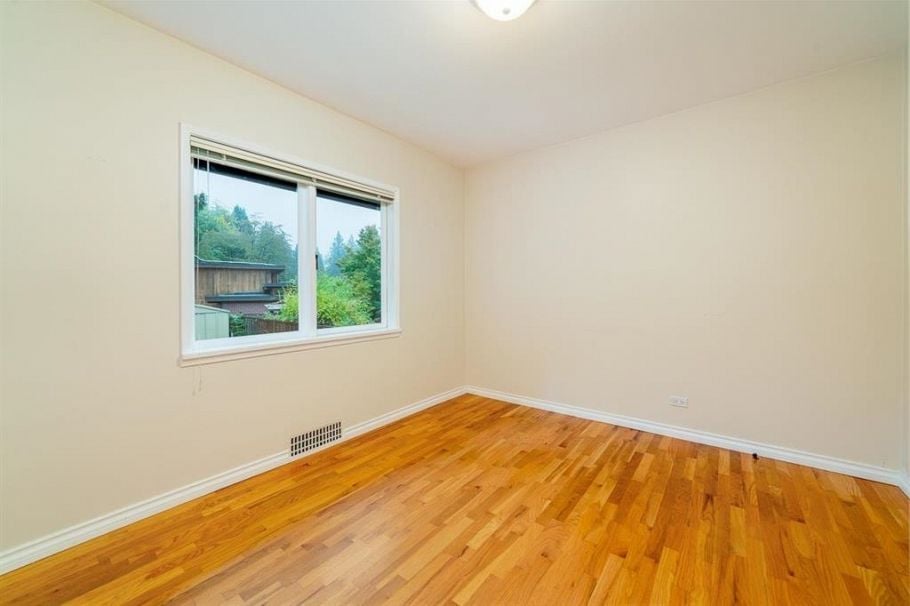 2870 Thorncliffe Drive North Vancouver, BC - 12