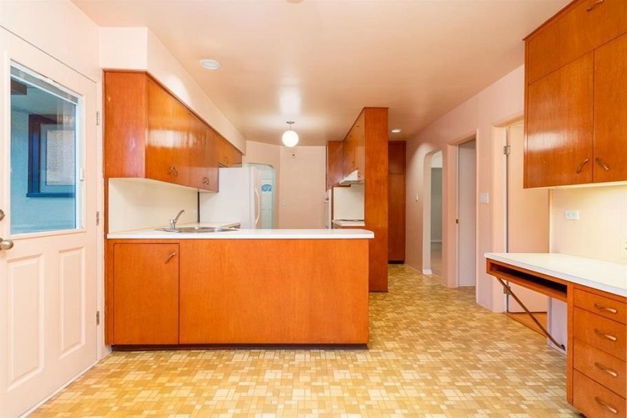 2870 Thorncliffe Drive North Vancouver, BC - 8