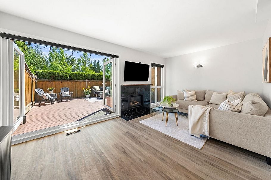 18 220 E 11th Street North Vancouver, BC - 6