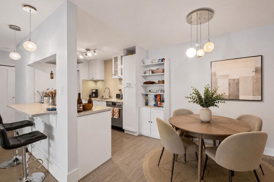 210 141 W 13th Street North Vancouver, BC - 18