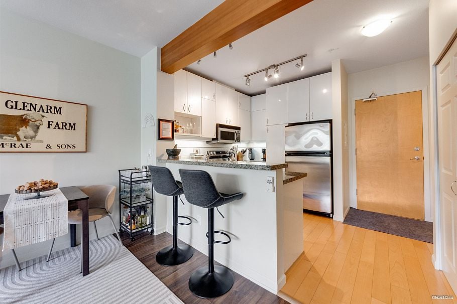 319 580 Raven Wood Drive North Vancouver, BC - 5