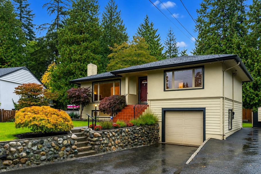 2870 Thorncliffe Drive North Vancouver, BC - 3