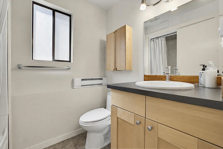 3558 W 32nd Avenue Vancouver, BC - 29
