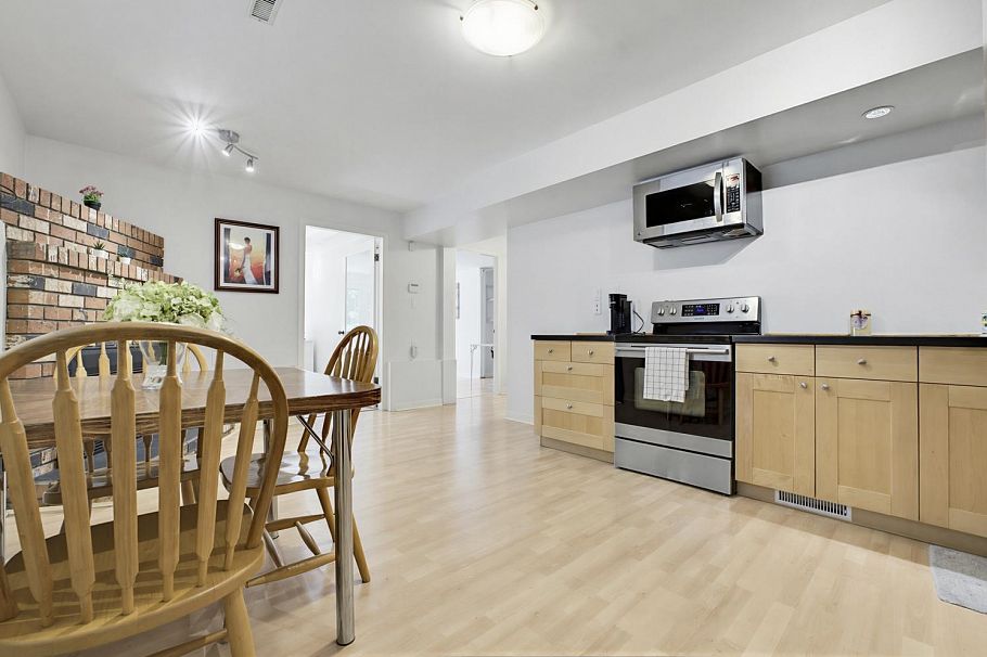 3558 W 32nd Avenue Vancouver, BC - 23