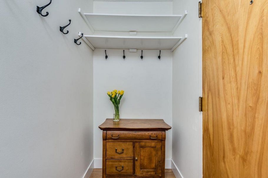 102 2458 York Avenue Vancouver, BC - 9