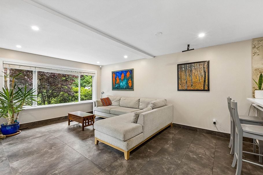 1501 Ostler Court North Vancouver, BC - 13