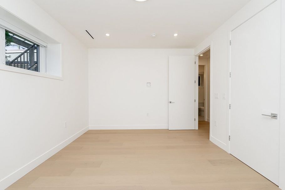 2 1845 E 51st Avenue Vancouver, BC - 24