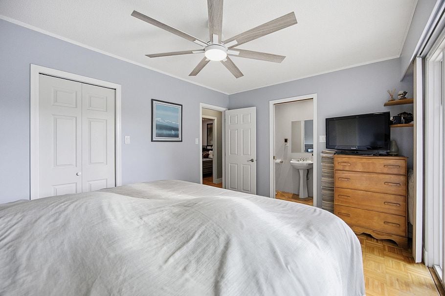 944 Tollcross Road North Vancouver, BC - 14