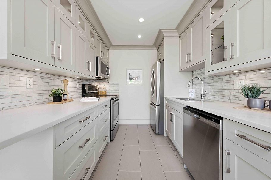 101 330 W 2nd Street North Vancouver, BC - 9