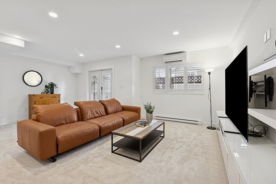 205 E 18th Street North Vancouver, BC - 24