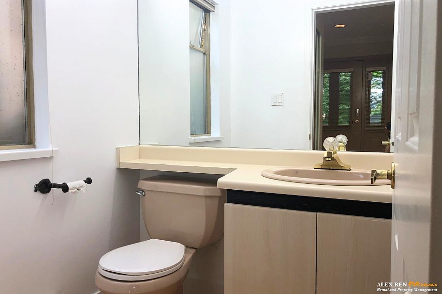 4396 W 11th Avenue Vancouver, BC - 20