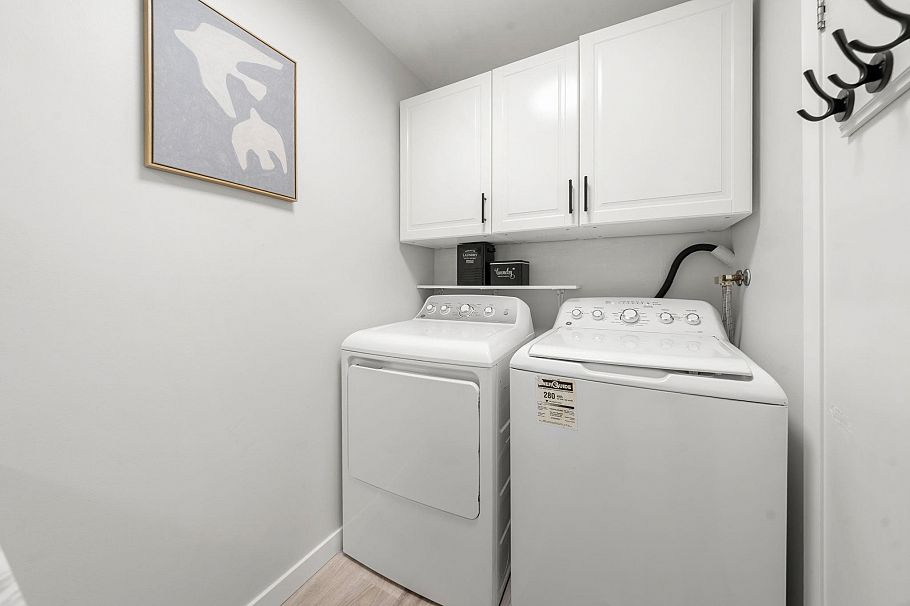 18 220 E 11th Street North Vancouver, BC - 18