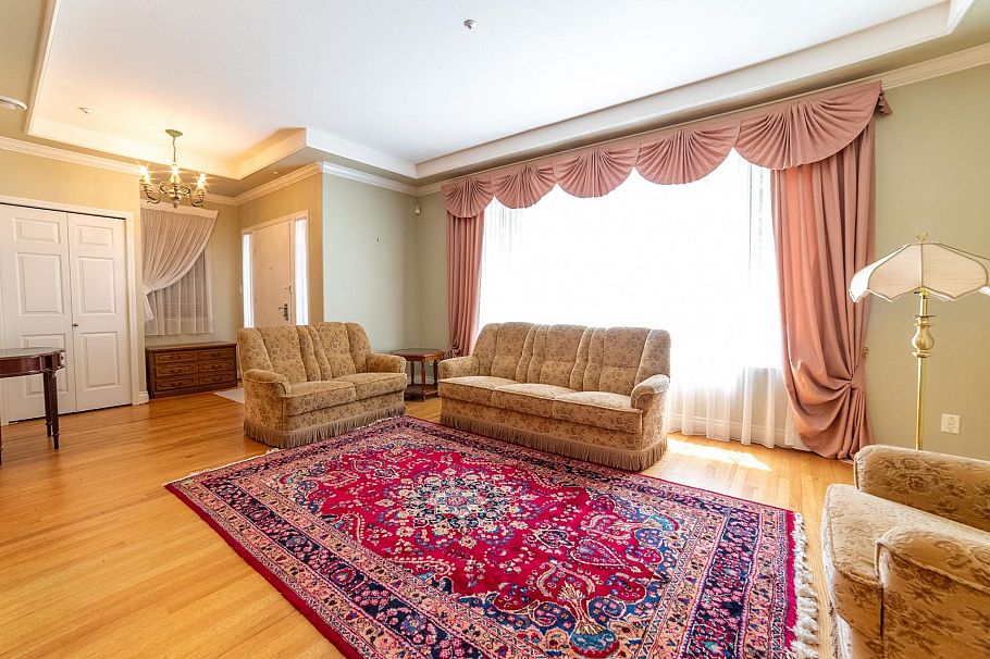 2849 W 35th Avenue Vancouver, BC - 2