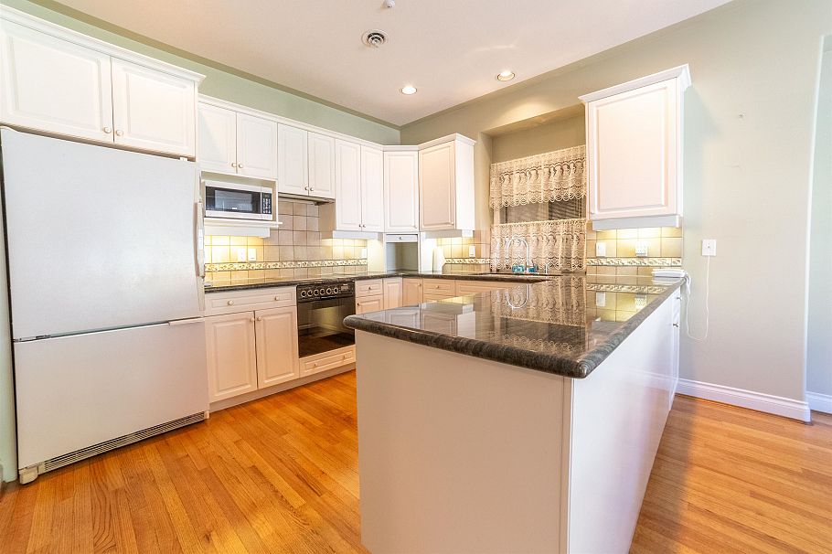 2849 W 35th Avenue Vancouver, BC - 10