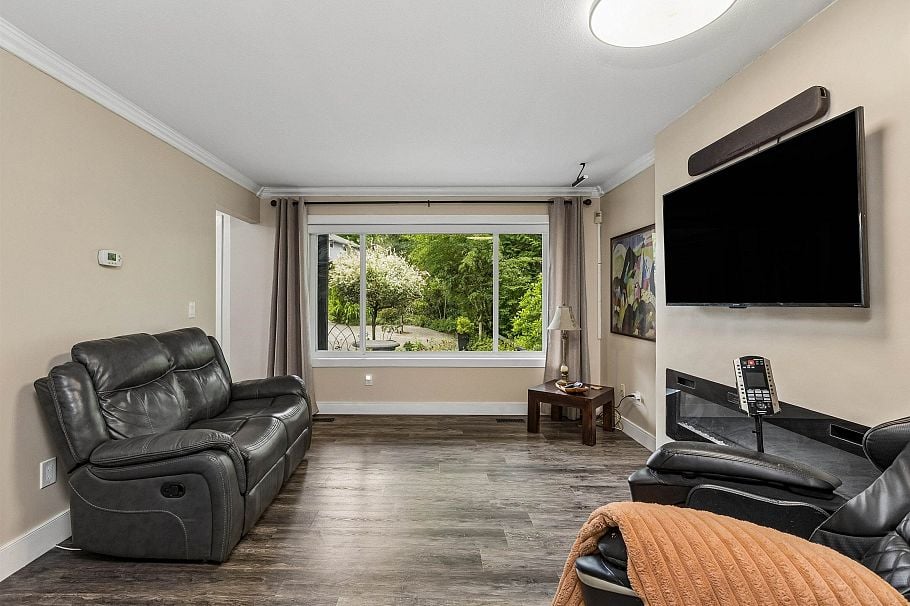 1501 Ostler Court North Vancouver, BC - 5