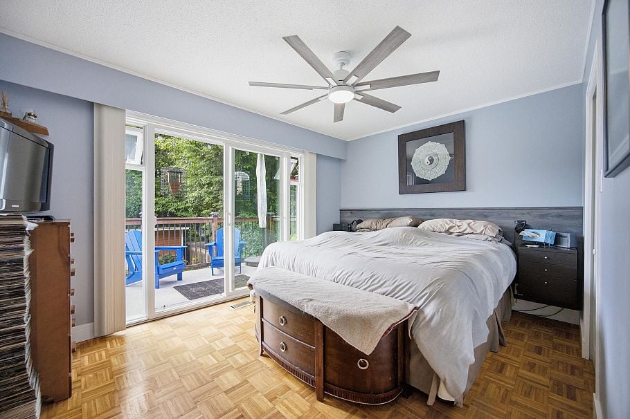 944 Tollcross Road North Vancouver, BC - 13