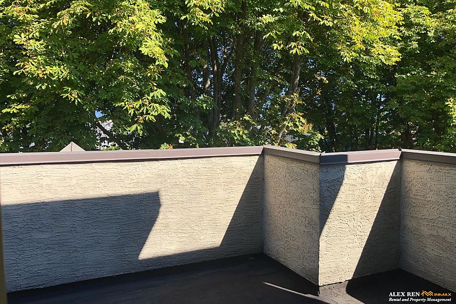 4396 W 11th Avenue Vancouver, BC - 25