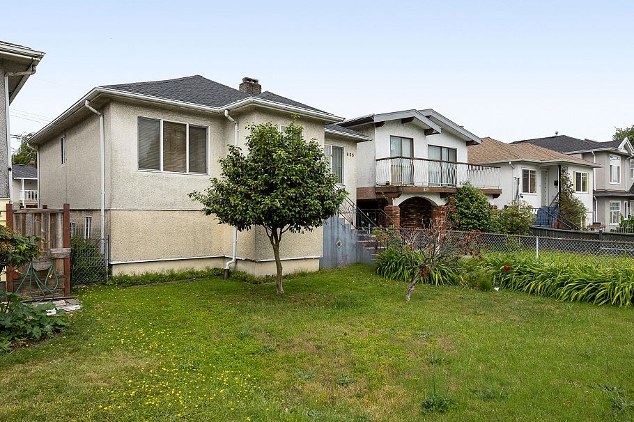 855 Nanaimo Street Vancouver, BC - 1