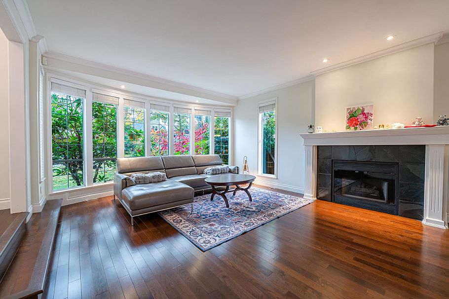 4570 W 13th Avenue Vancouver, BC - 2