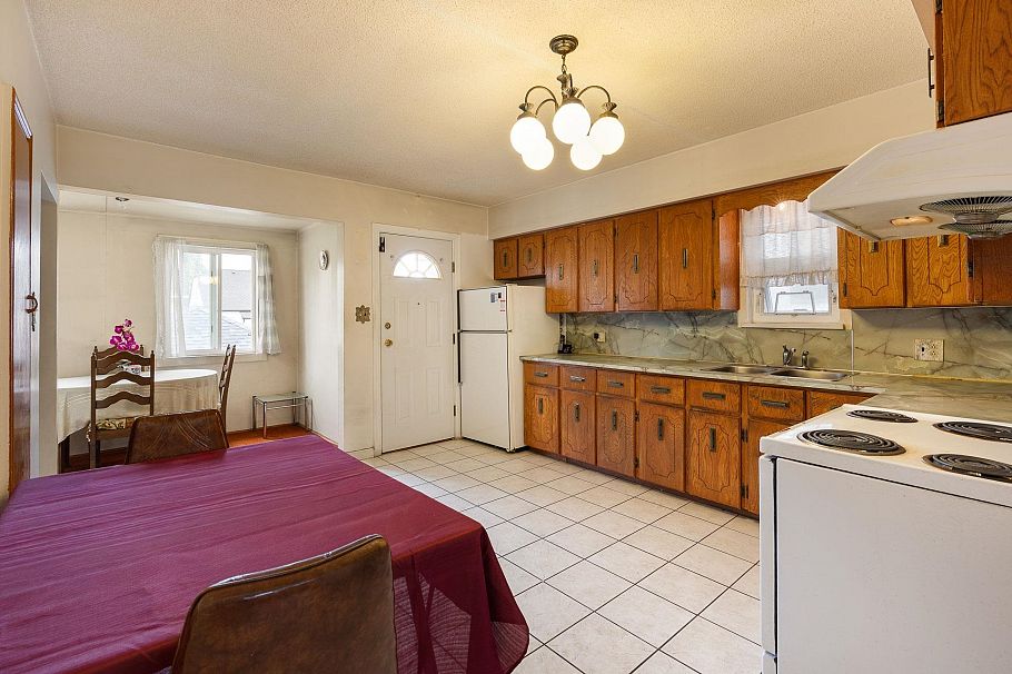 855 Nanaimo Street Vancouver, BC - 5