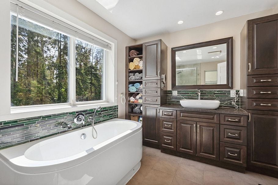 1501 Ostler Court North Vancouver, BC - 21