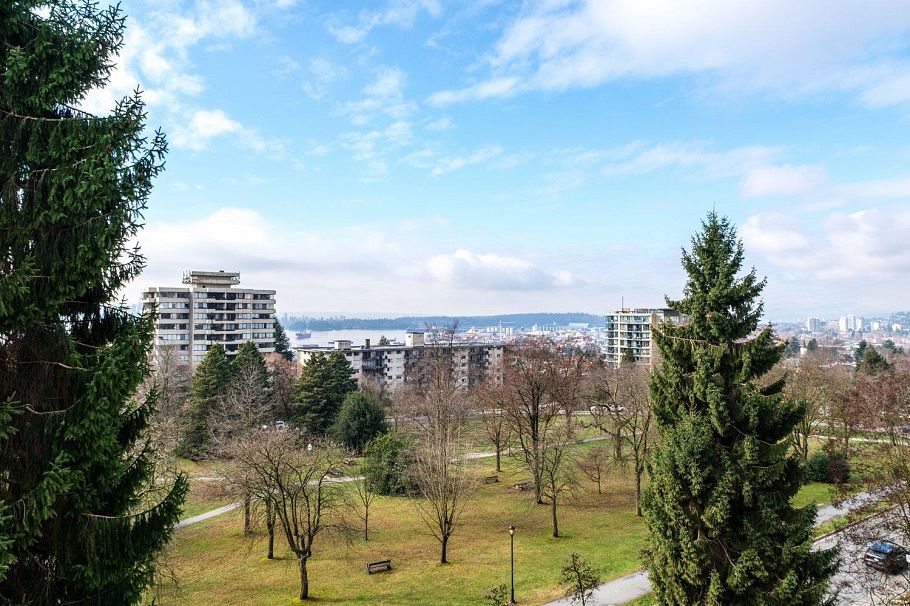 704 114 W Keith Road North Vancouver, BC - 27