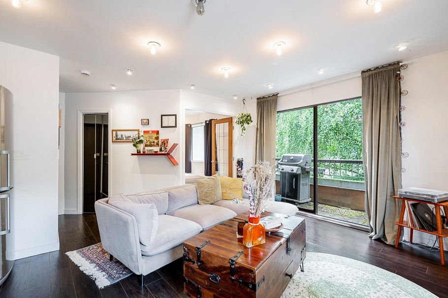 302 138 Templeton Drive Vancouver, BC - 9