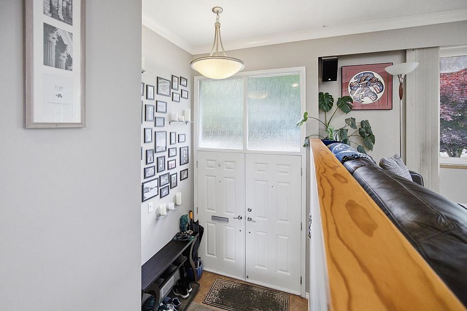 944 Tollcross Road North Vancouver, BC - 22