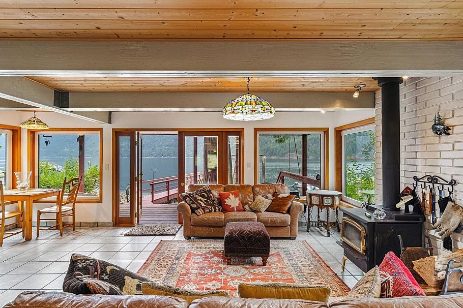 12 & 13 Coldwell Beach North Vancouver, BC - 14