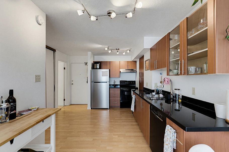 214 1330 Burrard Street Vancouver, BC - 11