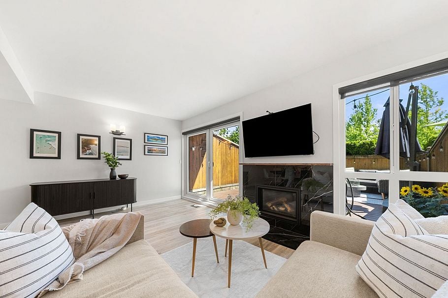 18 220 E 11th Street North Vancouver, BC - 8