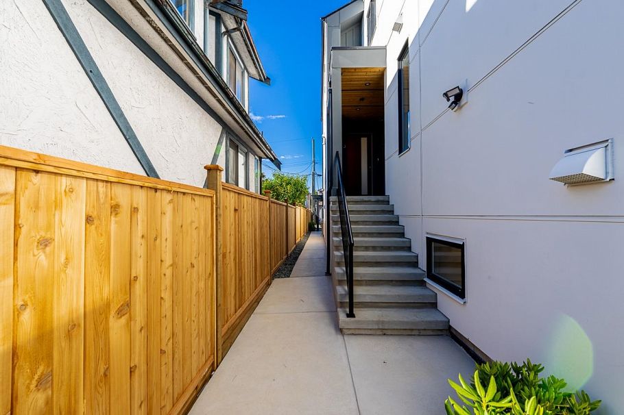 3 1845 E 51st Avenue Vancouver, BC - 4