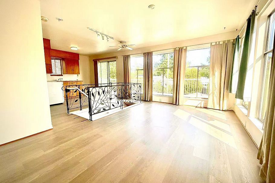 3857 W 18th Avenue Vancouver, BC - 2