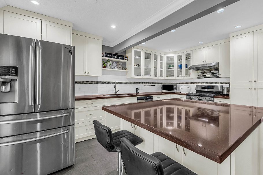 7170 Hecate Place Vancouver, BC - 2