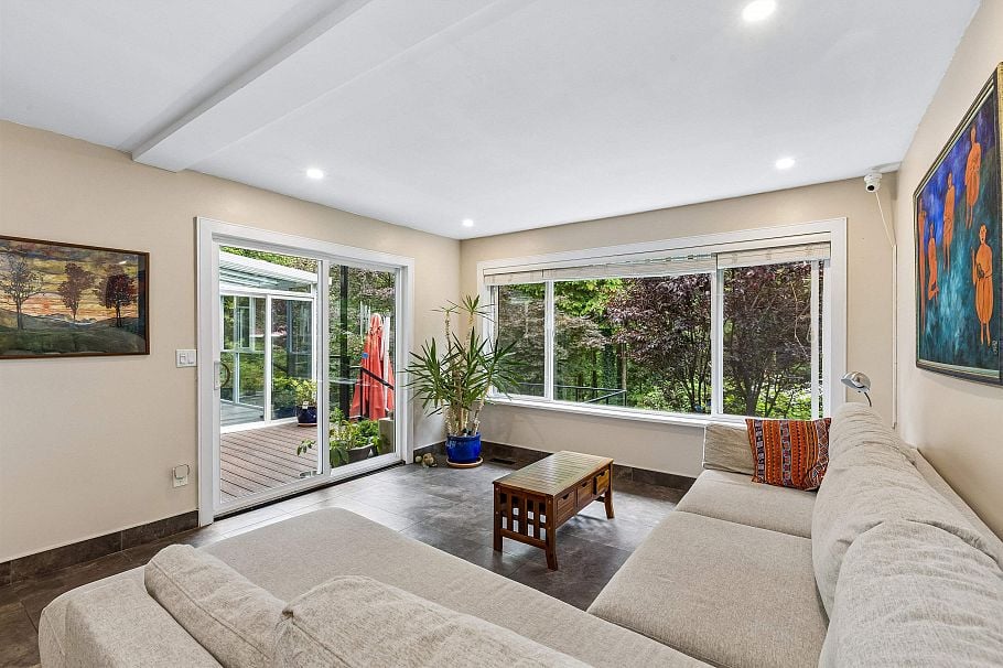1501 Ostler Court North Vancouver, BC - 15