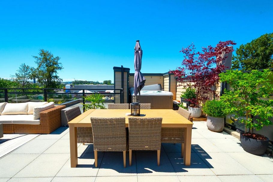 417 733 W 14th Street North Vancouver, BC - 34
